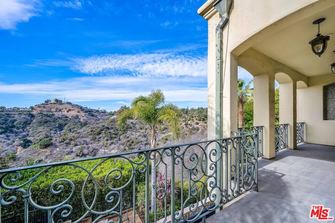 3110 Benedict Canyon Drive - 1 property image