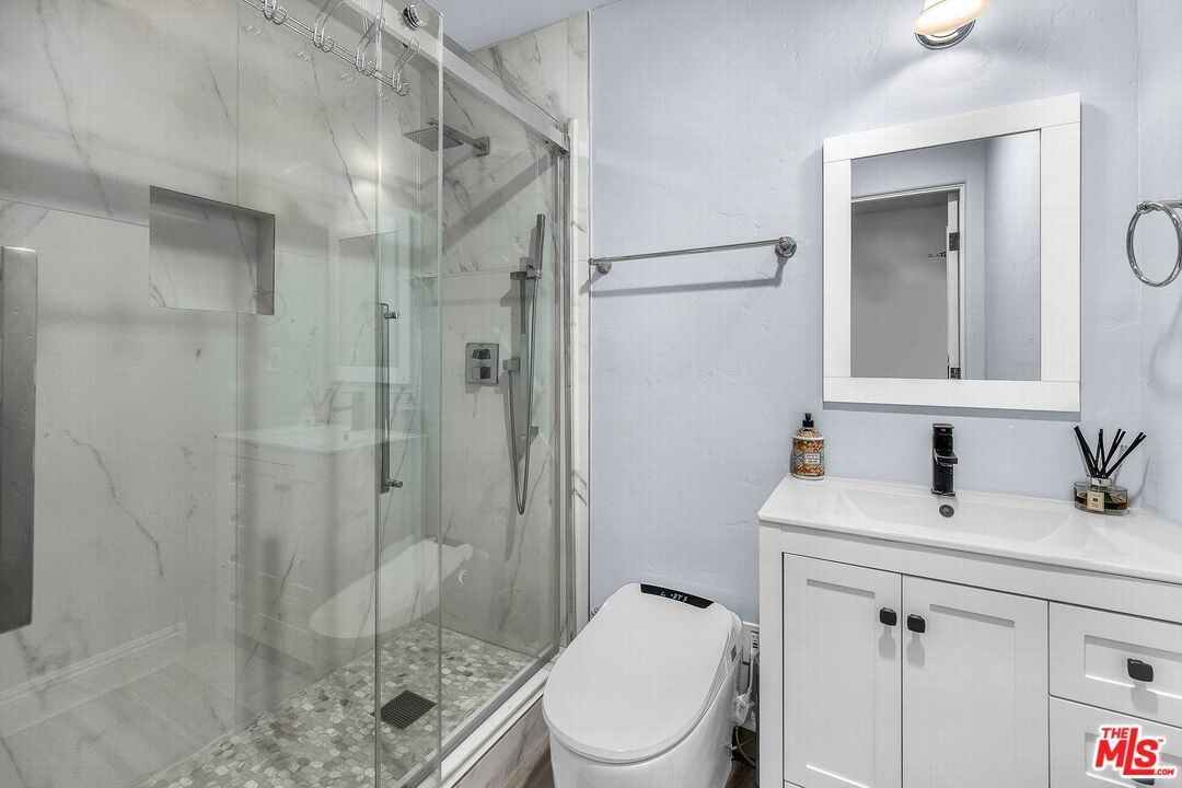 3110 Benedict Canyon Drive - 1 property image