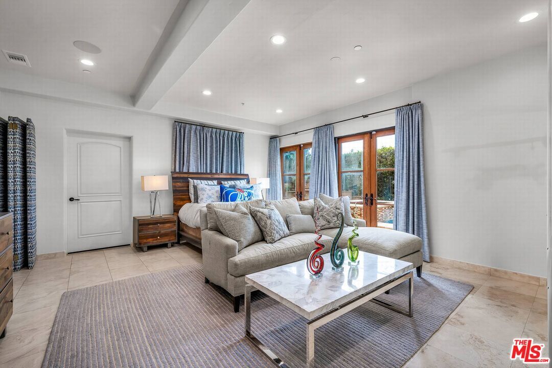 3110 Benedict Canyon Drive - 1 property image