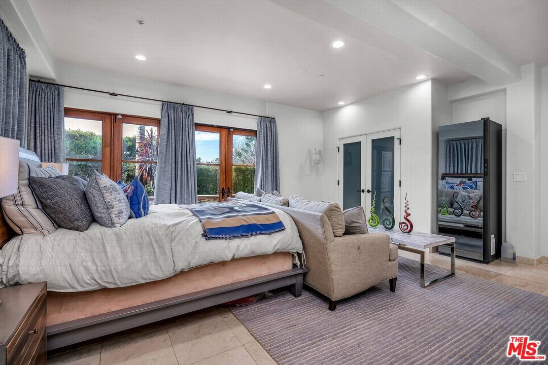 3110 Benedict Canyon Drive - 1 property image