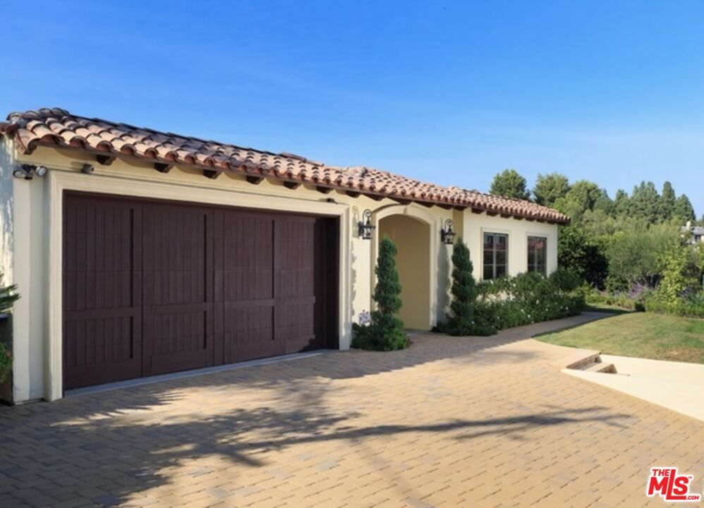 3110 Benedict Canyon Drive - 1 property image