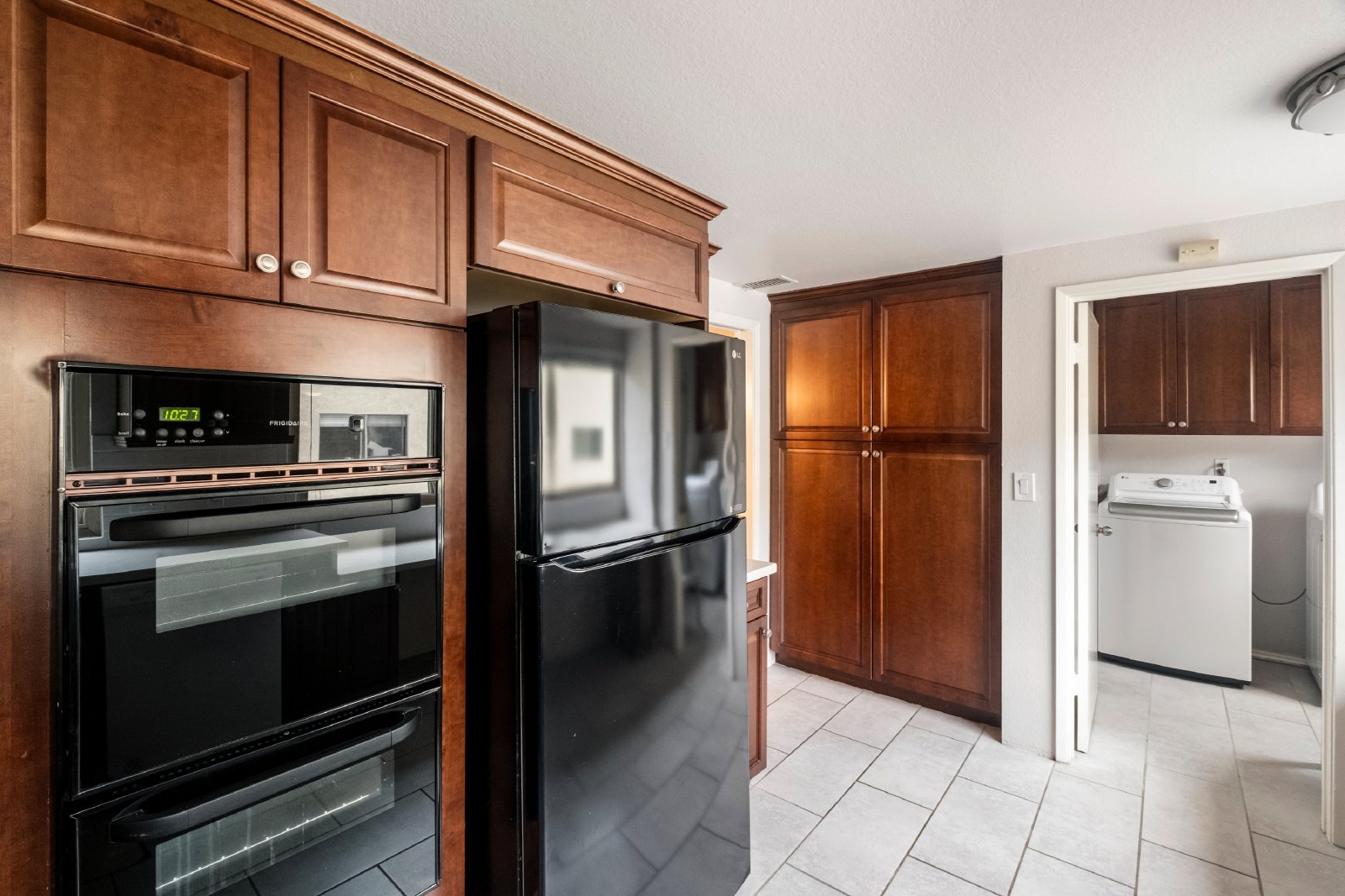 11260 Overland Avenue - 1 property image