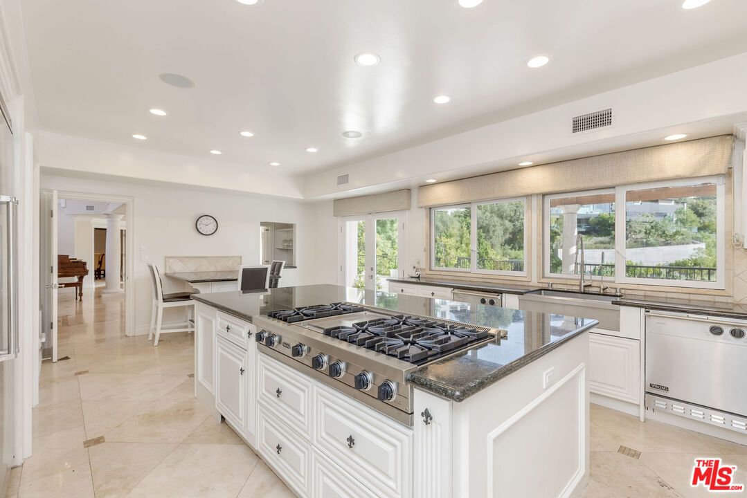 1922 Bel Air Road - 1 property image