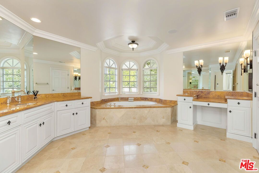1922 Bel Air Road - 1 property image