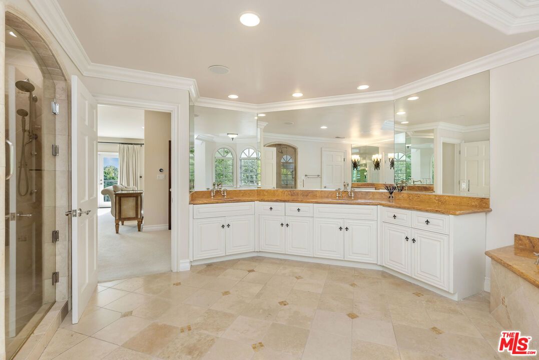1922 Bel Air Road - 1 property image