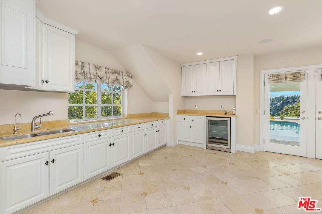 1922 Bel Air Road - 1 property image
