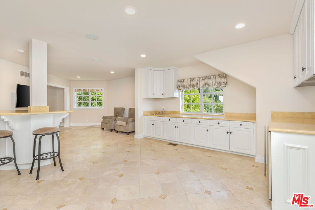 1922 Bel Air Road - 1 property image