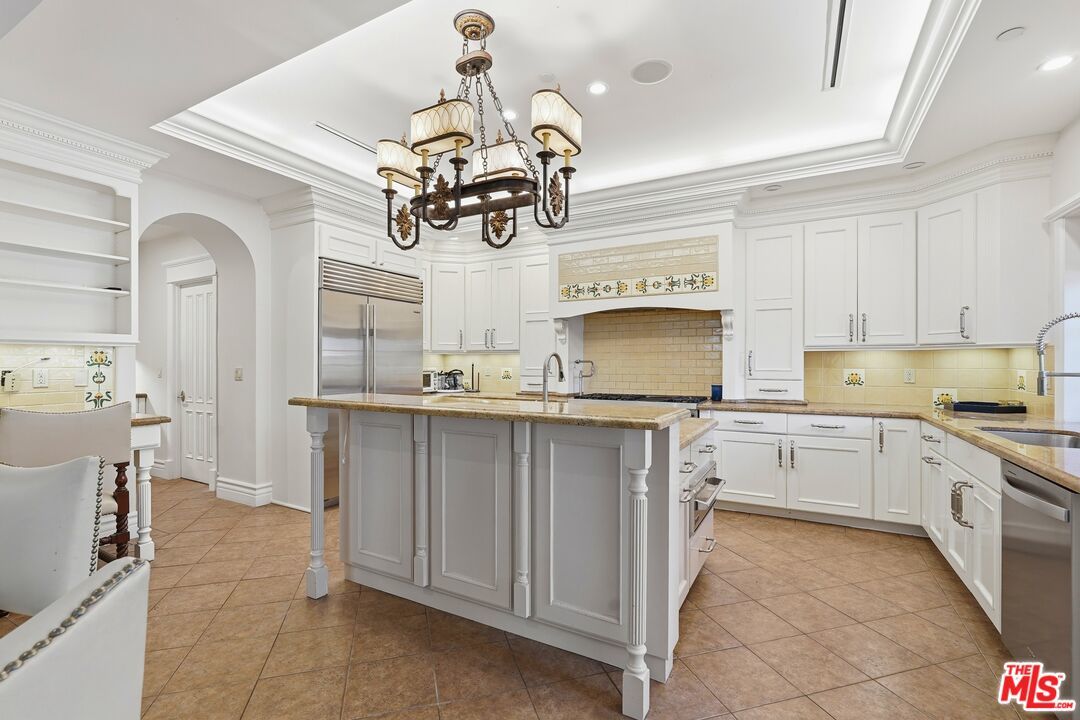 900 Chantilly Road - 1 property image