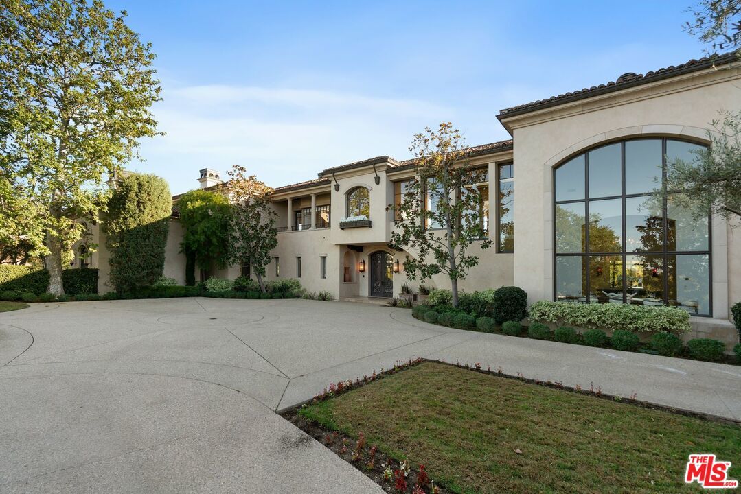 8 Beverly Ridge Terrace - 1 property image