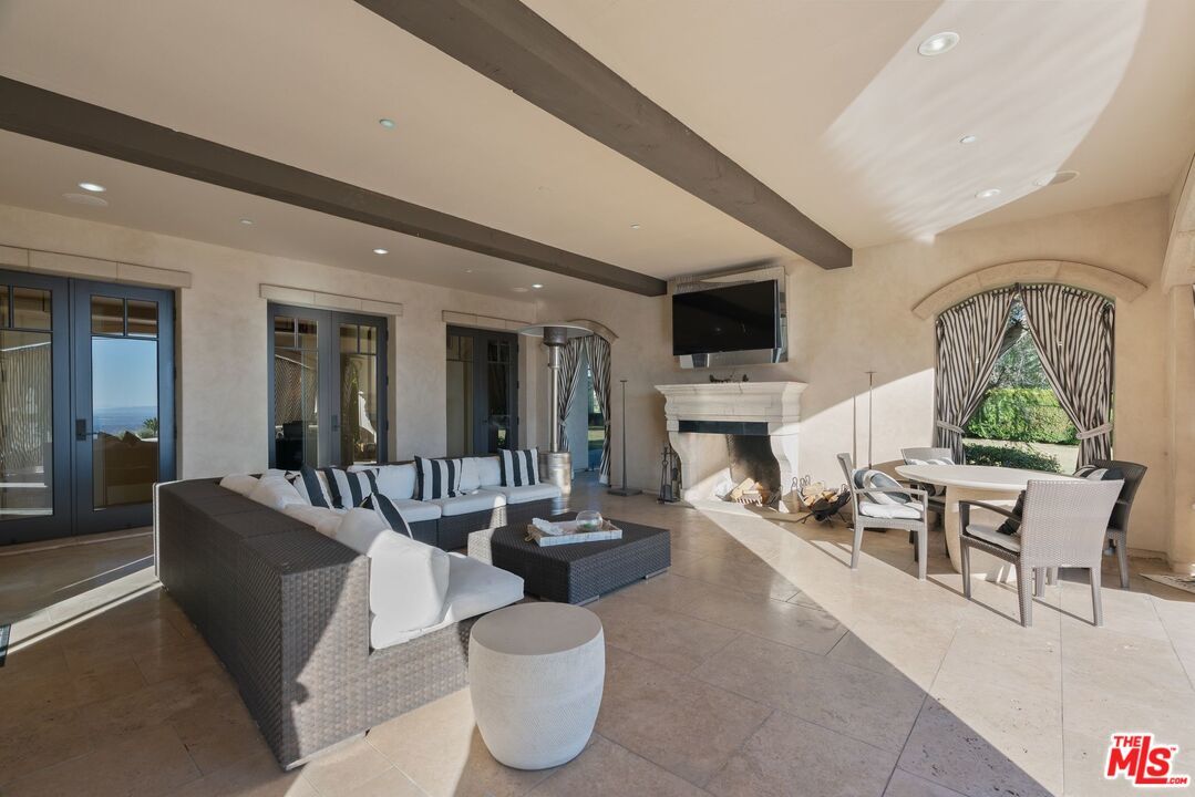 8 Beverly Ridge Terrace - 1 property image