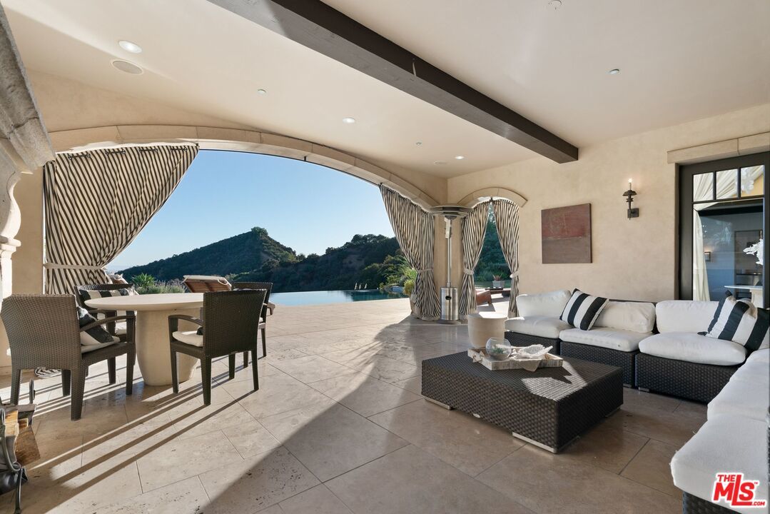 8 Beverly Ridge Terrace - 1 property image