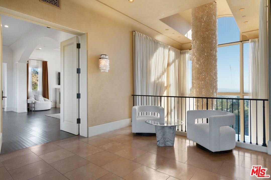 8 Beverly Ridge Terrace - 1 property image