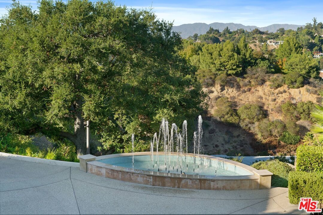 8 Beverly Ridge Terrace - 1 property image