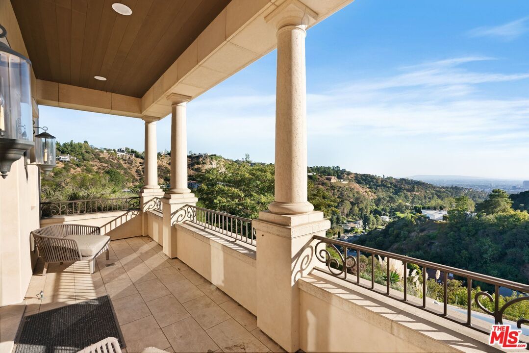 8 Beverly Ridge Terrace - 1 property image