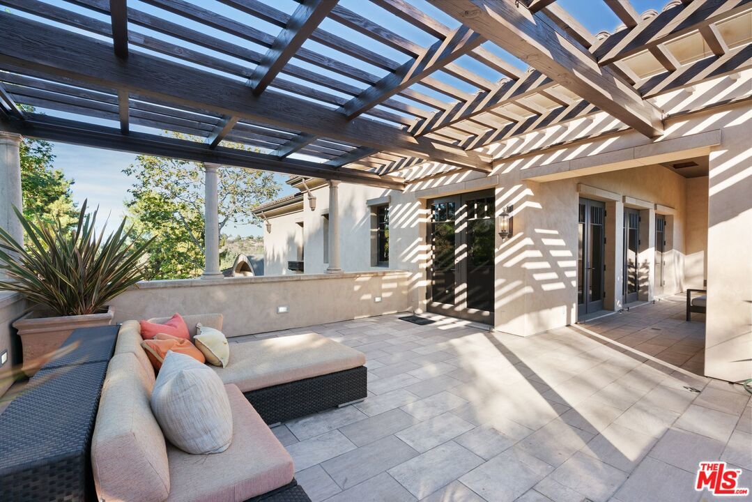 8 Beverly Ridge Terrace - 1 property image