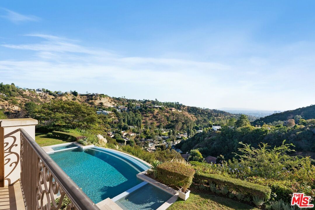 8 Beverly Ridge Terrace - 1 property image