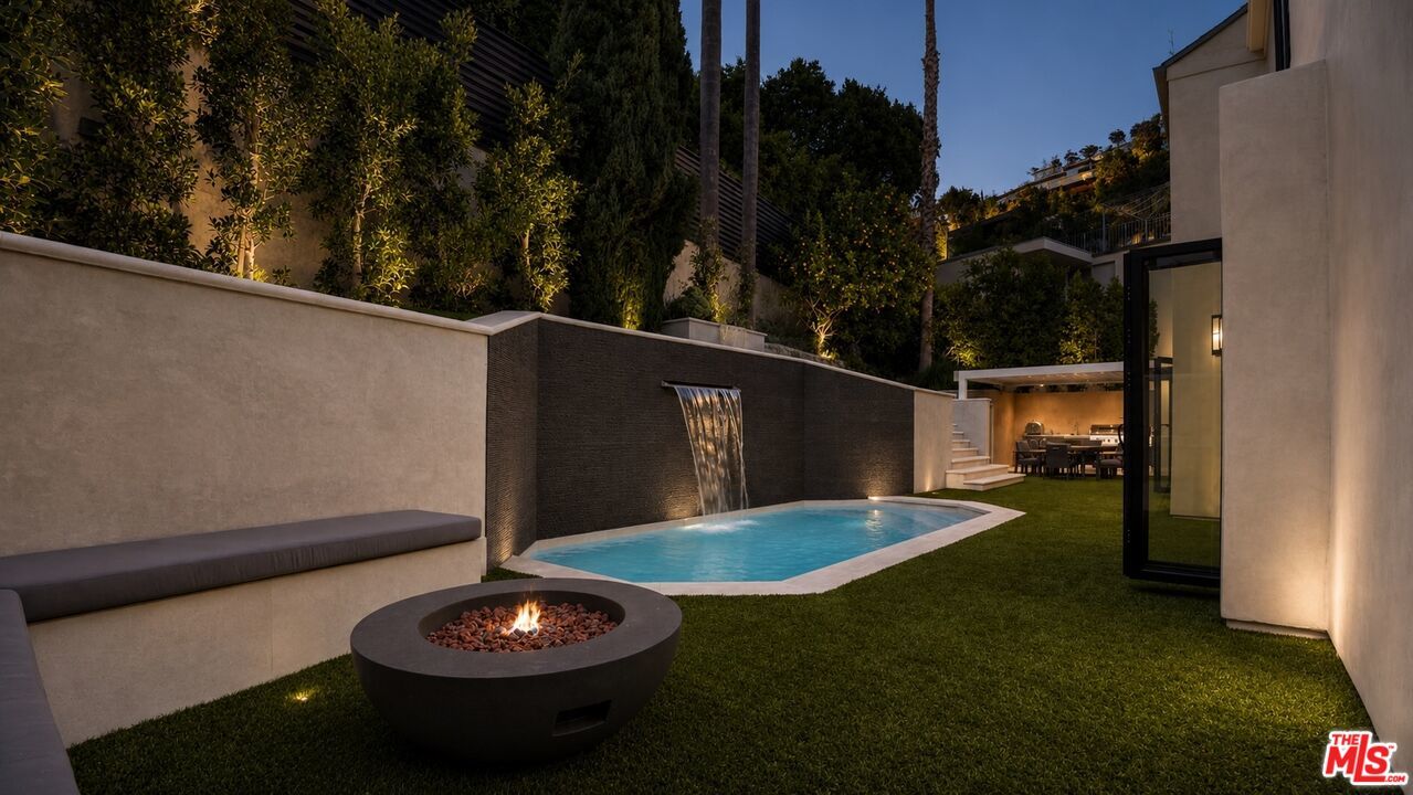 8721 Sunset Plaza Terrace - 1 property image