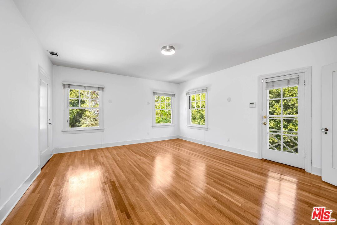 809 North Bedford Drive - 1 property image