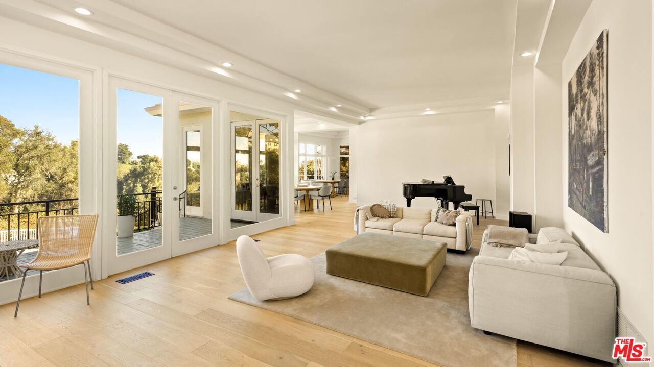 282 Bentley Circle - 1 property image