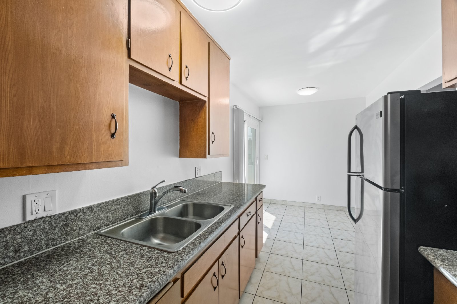 710 East 6th Street - 8 property image