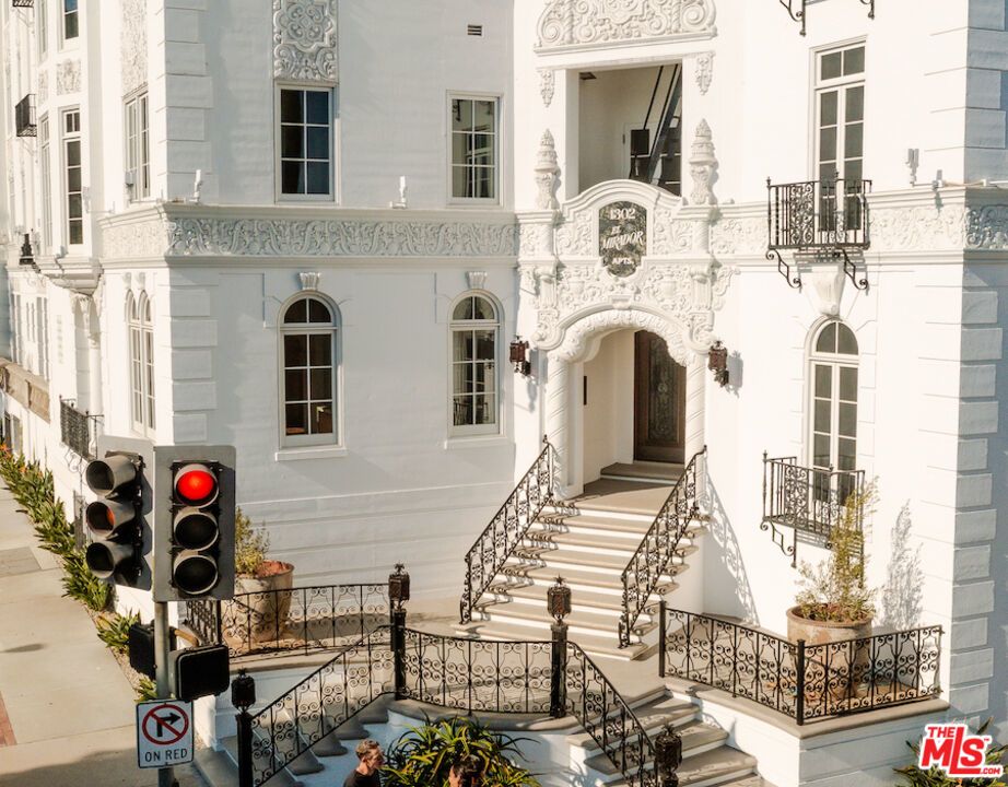 1302 Sweetzer Ave #602 property image