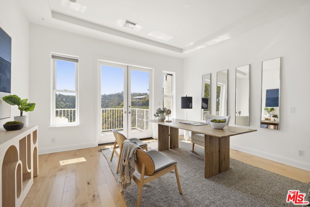 1939 Stradella Rd property image