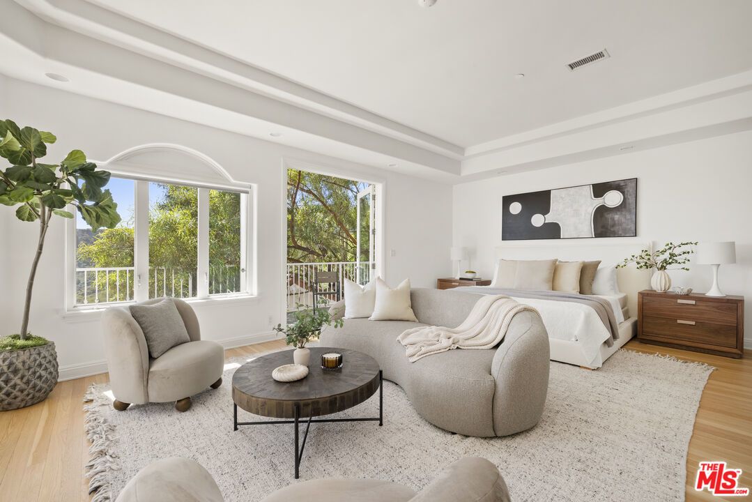 1939 Stradella Rd property image