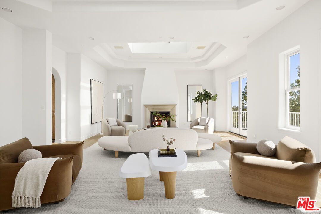 1939 Stradella Rd property image